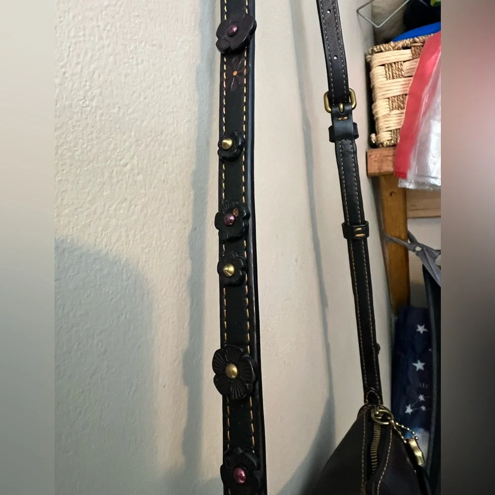 Coach 1941 Tea Rose SoHo crossbody smooth black leather zip top tea roses strap